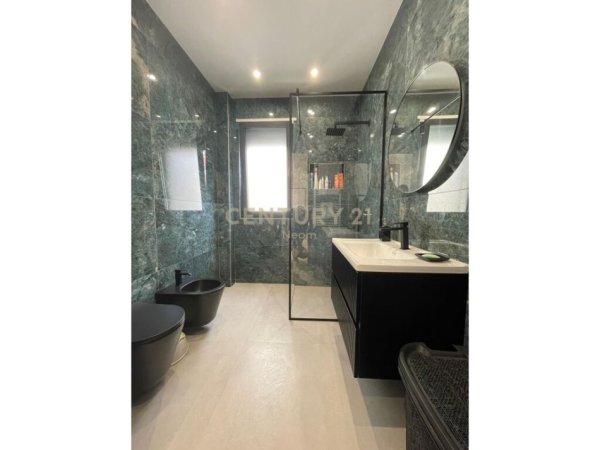 Tirane, shes apartament 2+1+Aneks+Ballkon Kati 1, 121 m² 350.000 € (Liqeni i Thate)