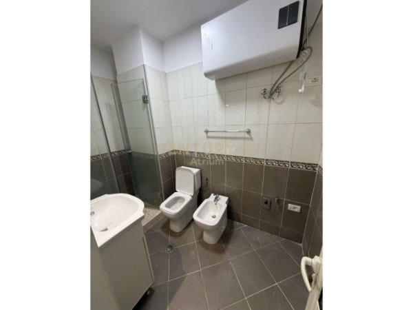 Tirane, shes apartament+verande | Penthouse 2+1+Aneks+Ballkon Kati 5, 163 m² 255.000 € (KRISTAL CENTER)
