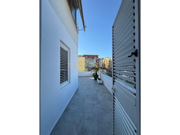 Tirane, shes apartament+verande | Penthouse 2+1+Aneks+Ballkon Kati 5, 163 m² 255.000 € (KRISTAL CENTER)