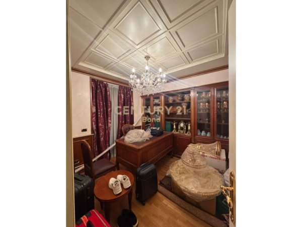 Tirane, shes apartament 2+1+Aneks+Ballkon Kati 6, 95 m² 195.000 € (Rruga Hoxha Tahsim)