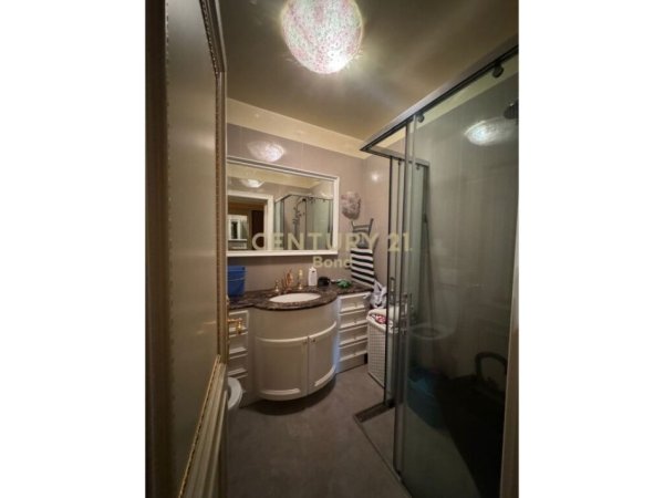 Tirane, shes apartament 2+1+Aneks+Ballkon Kati 6, 95 m² 195.000 € (Rruga Hoxha Tahsim)
