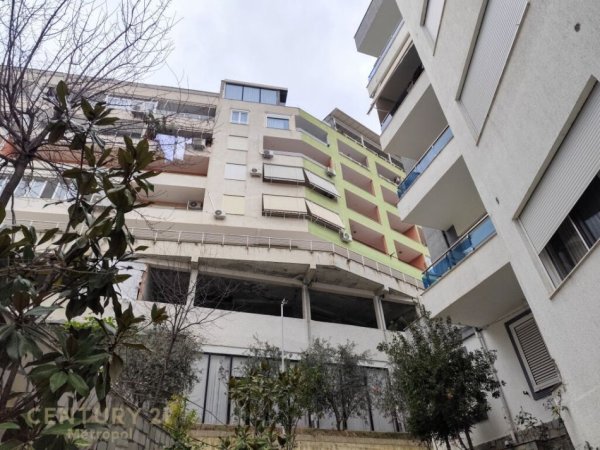 Tirane, shes apartament 1+1+Aneks+Ballkon Kati 3, 83 m² 150.000 € (Kopshti Botanik)