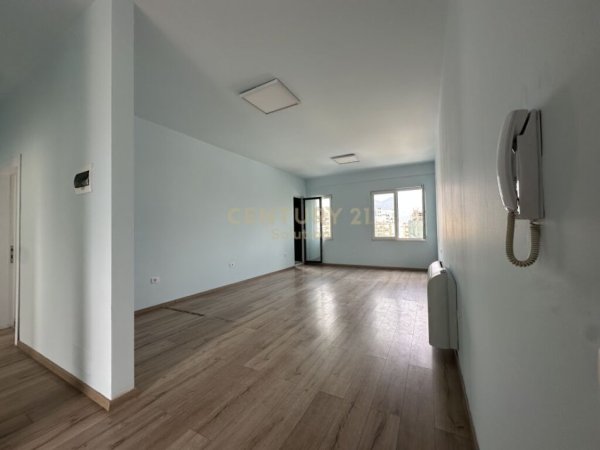 Tirane, shes apartament 2+1+Aneks+Ballkon Kati 6, 110 m² 285.000 € (Ish Parku)