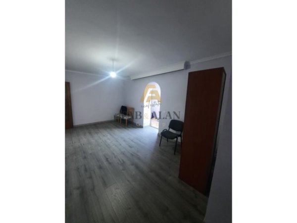 Tirane, shitet apartament 2+1 Kati 2, 96 m² 210.000 € (Stadiumi Dinamo)