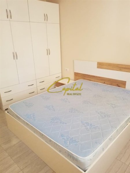 Tirane, jepet me qera apartament 1+1 Kati 1, 65 m² 450 € (RRUGA BARDHYL)