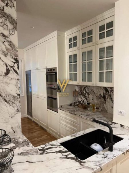 Tirane, jepet me qera apartament 2+1+A+BLK Kati 0, 131 m² 1.800 Euro (TEG)