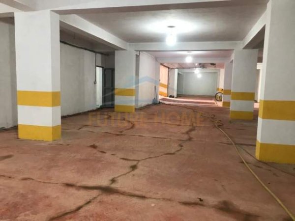 Tirane, shitet magazine Kati -1, 416 m² 380.000 Euro (Bulevardi Gjergj Fishta)