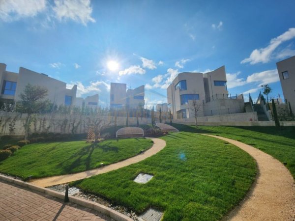 APARTAMENT 2+1+2 PER SHITJE NE GREEN VALLEY RESIDENCE, LIQENI I THATE