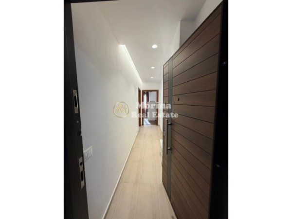 Tirane, jepet me qera apartament 1+1 Kati 7, 70 m² 500 € (Komuna Parisit)
