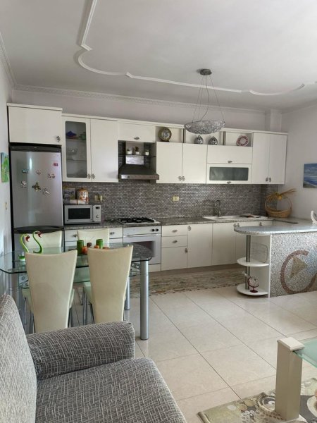 Vlore, jepet me qera apartament 2+1+Ballkon Kati 3, 117 m² 500 € (Perball me kopshtin Binjaket, Kali i Trojes, Vlore) rv46736