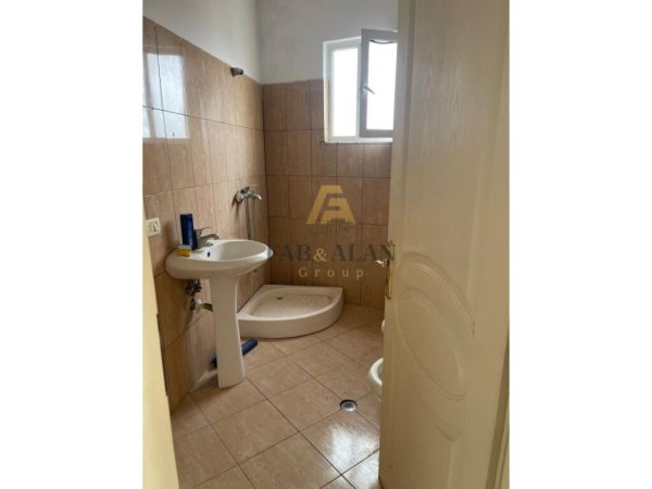 Tirane, shitet apartament 1+1 Kati 4, 72 m² 85.000 € (Fresku)