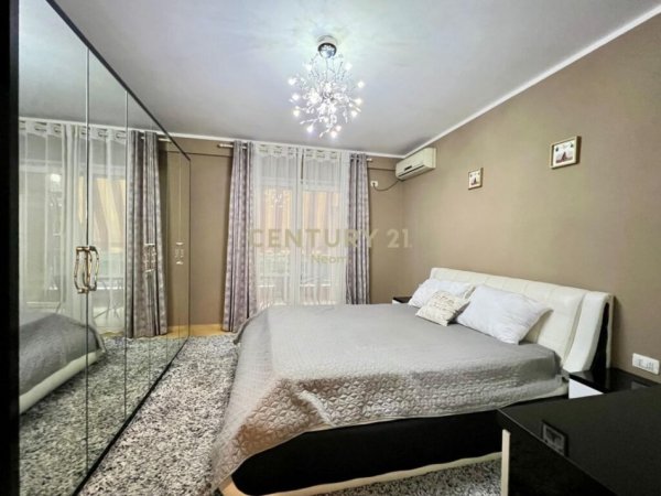 Tirane, jap me qera apartament 2+1 Kati 4, 100 m² 650 € (Neom108725)