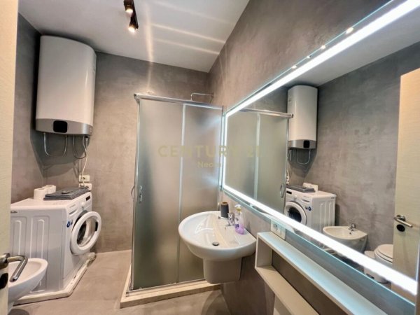 Tirane, jap me qera apartament 2+1 Kati 4, 100 m² 650 € (Neom108725)