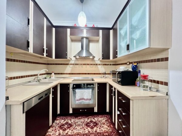 Tirane, jap me qera apartament 3+1+2+POST PARKIMI , 120 m² 500 € (Selitë)