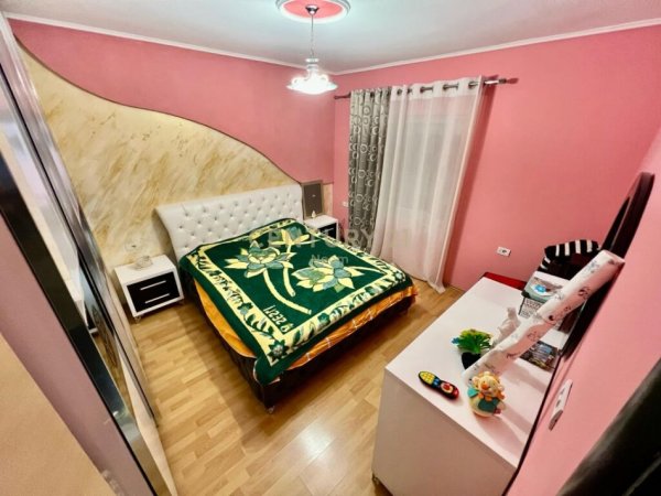 Tirane, jap me qera apartament 3+1+2+POST PARKIMI , 120 m² 500 € (Selitë)
