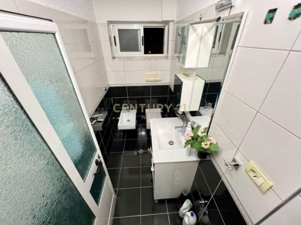 Tirane, jap me qera apartament 3+1+2+POST PARKIMI , 120 m² 500 € (Selitë)