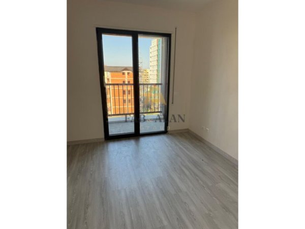 Tirane, shitet apartament 2+1+2 Kati 4, 113 m² 198.000 € (Bulevardi i Ri,)