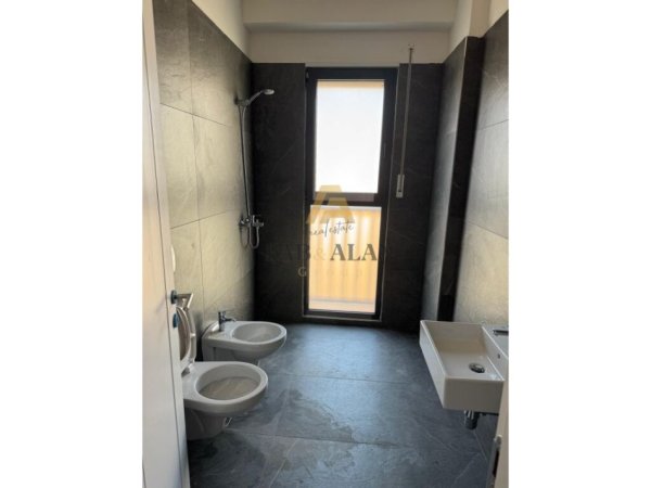 Tirane, shitet apartament 2+1+2 Kati 4, 113 m² 198.000 € (Bulevardi i Ri,)