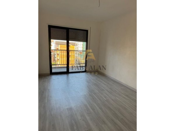 Tirane, shitet apartament 2+1+2 Kati 4, 113 m² 198.000 € (Bulevardi i Ri,)
