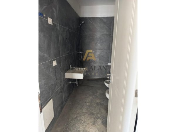 Tirane, shitet apartament 1+1 Kati 4, 85 m² 149.500 € (Bulevardi i Ri)
