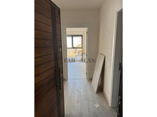 Tirane, shitet apartament 1+1 Kati 4, 85 m² 149.500 € (Bulevardi i Ri)
