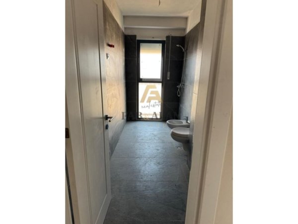 Tirane, shitet apartament 2+1+2 Kati 5, 106 m² 186.000 € (Bulevardi i Ri)