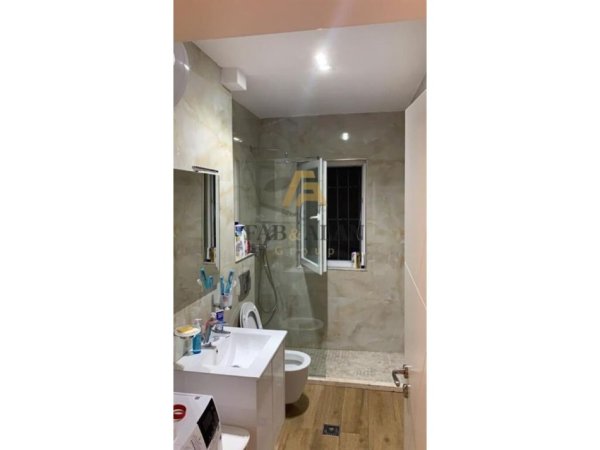 Tirane, shitet apartament 2+1 Kati 2, 79 m² 225.000 € (Rruga e Durresit)