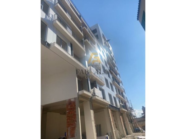 Tirane, shitet apartament 2+1+2+GARAZH Kati 8, 93 m² 240.000 € (Shkolla e Kuqe)