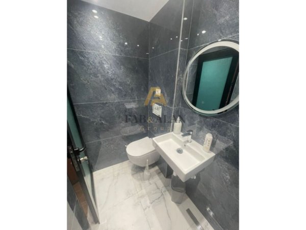 Tirane, shiten 4 garsoniere Kati 4, 100 m² 330.000 € (Ish Blloku)