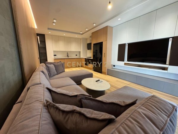 Tirane, jepet me qera apartament 2+1+Aneks+Ballkon Kati 2, 101 m² 850 € (Neom108204)