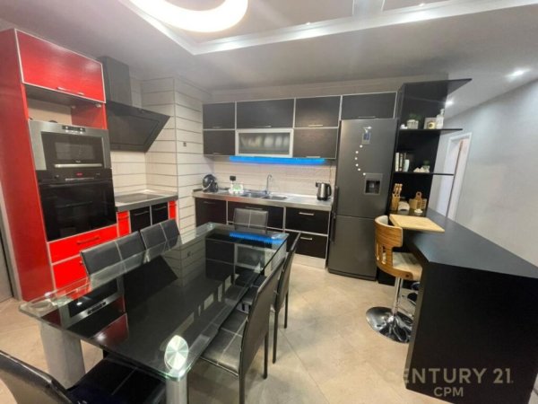 Tirane, shes apartament 2+1+Aneks+Ballkon Kati 4, 116 m² 300.000 € (Kopshti Zoologjik)