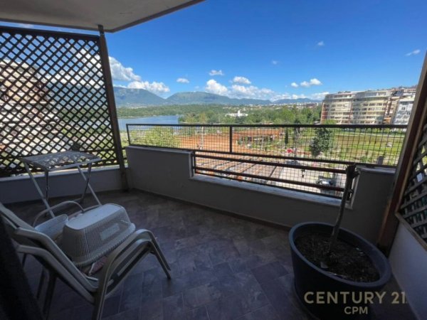 Tirane, shes apartament 2+1+Aneks+Ballkon Kati 4, 116 m² 300.000 € (Kopshti Zoologjik)