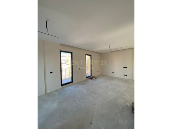 Tirane, shes apartament 2+1+Aneks+Ballkon Kati 4, 200 m² 289.000 € (Siri Kodra)