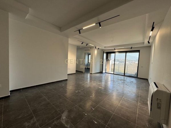 Tirane, shes apartament 3+1+Aneks+Ballkon Kati 2, 147 m² 286.650 € (Liqeni i thate)