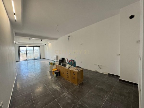 Tirane, shes apartament 3+1+Aneks+Ballkon Kati 2, 147 m² 286.650 € (Liqeni i thate)
