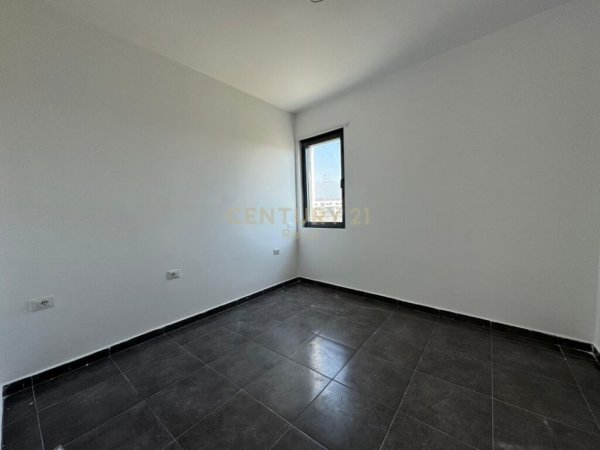 Tirane, shes apartament 3+1+Aneks+Ballkon Kati 2, 147 m² 286.650 € (Liqeni i thate)