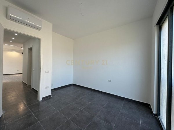 Tirane, shes apartament 3+1+Aneks+Ballkon Kati 2, 147 m² 286.650 € (Liqeni i thate)