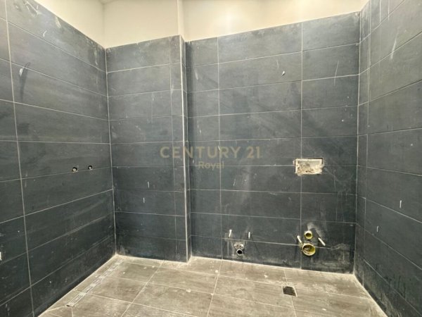 Tirane, shes apartament 3+1+Aneks+Ballkon Kati 2, 147 m² 286.650 € (Liqeni i thate)