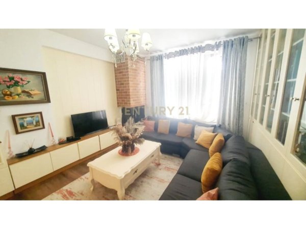 Tirane, shes apartament Dublex Kati 1, 125 m² 300.000 € (Kodra e Diellit)