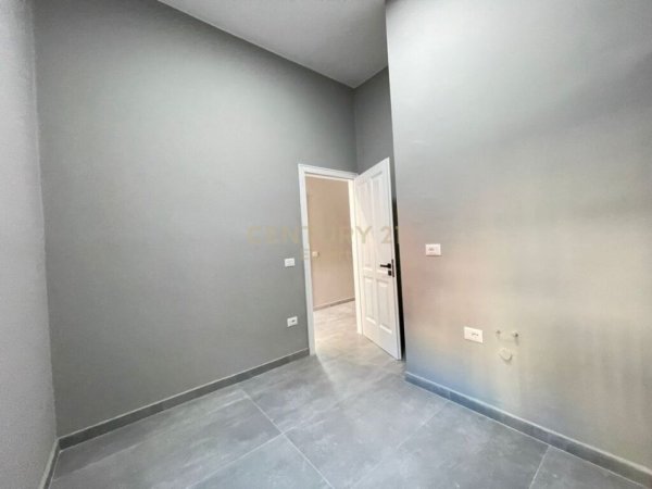 Tirane, shes apartament 4+1+Aneks+Ballkon Kati 1, 176 m² 680.000 € (Ish Bllok)