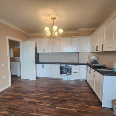 Tirane, shitet apartament 2+1 Kati 3, 124 m² 275.000 € (liqeni i thate)