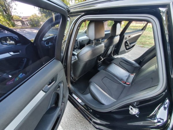 Tirane, Audi Nafte, e zeze automatik Klima 240.000 km 10.500 €