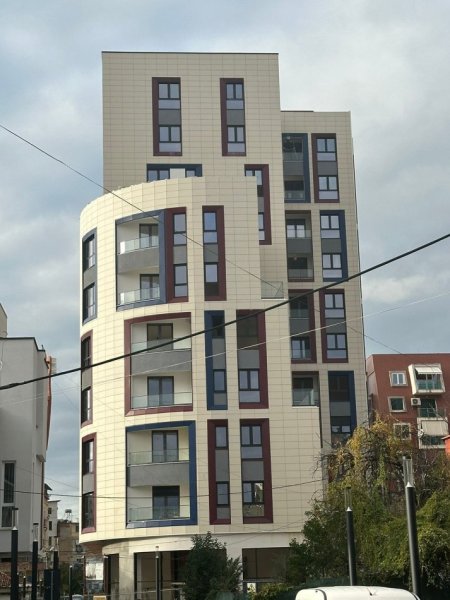 Tirane, shitet garazh Kati -2, 30.000 € ( Parkim Ekskluziv në Shitje – Komuna e Parisit! )