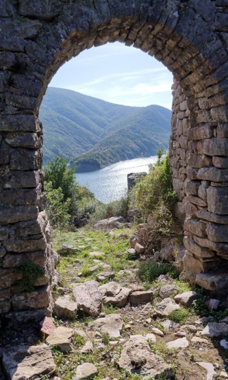 L'Albanie en petit groupe ou en famille. Randonées, activités, visites culturelles.