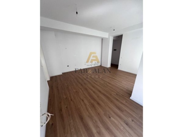 Tirane, shitet apartament 1+1 Kati 5, 65 m² 100.000 € (Ali Dem, rezidenca Kaimi)