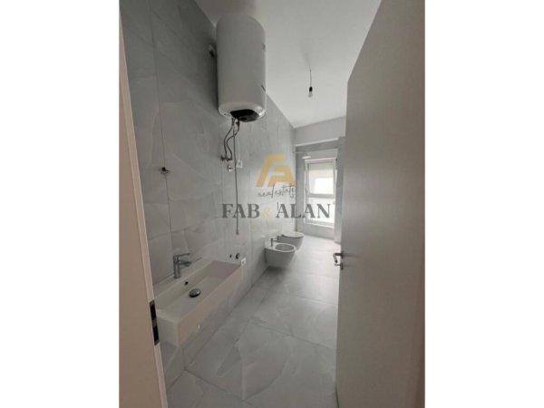 Tirane, shitet apartament 1+1 Kati 5, 65 m² 100.000 € (Ali Dem, rezidenca Kaimi)