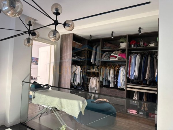 Tirane, shitet apartament duplex 2+1 Kati 2, 218 m² 436.000 € (Kopshti Zoologjik)