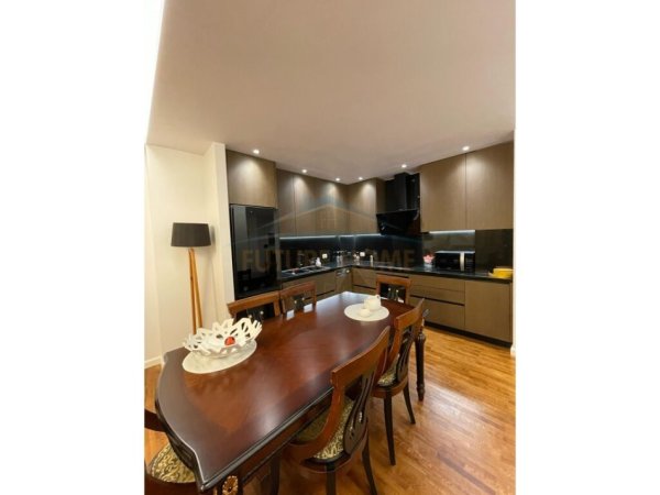 Tirane, shitet apartament 2+1 Kati 2, 116 m² 250.000 € (Liqeni i Thate)