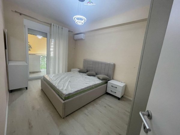 Tirane, jepet me qera apartament 2+1 Kati 2, 120 m² 500 € (5 maji)