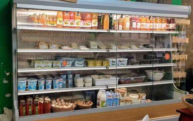 Tirane, - Vitrine frigoriferike italiane